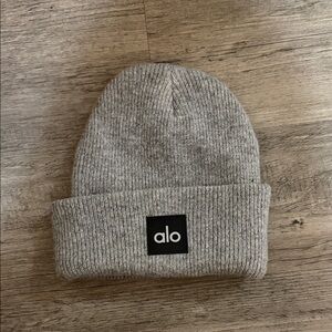 Alo Gray Knit Beanie